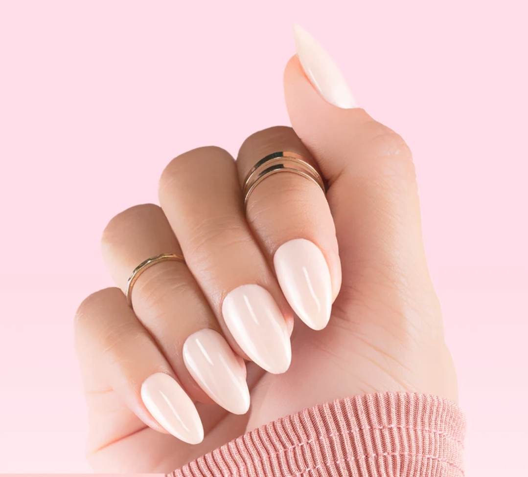 Almond Nails 