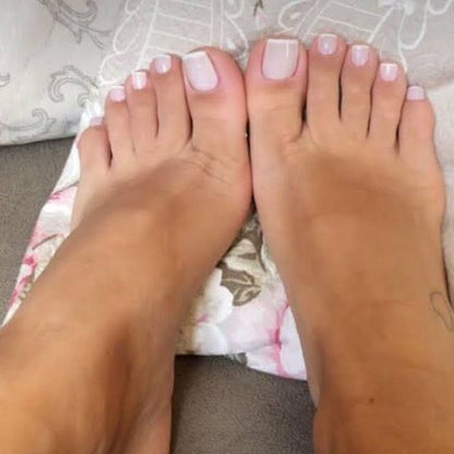 Soft gel toe nail tips